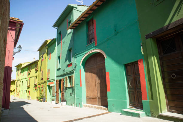 Vie colorate del borgo di Ghizzano